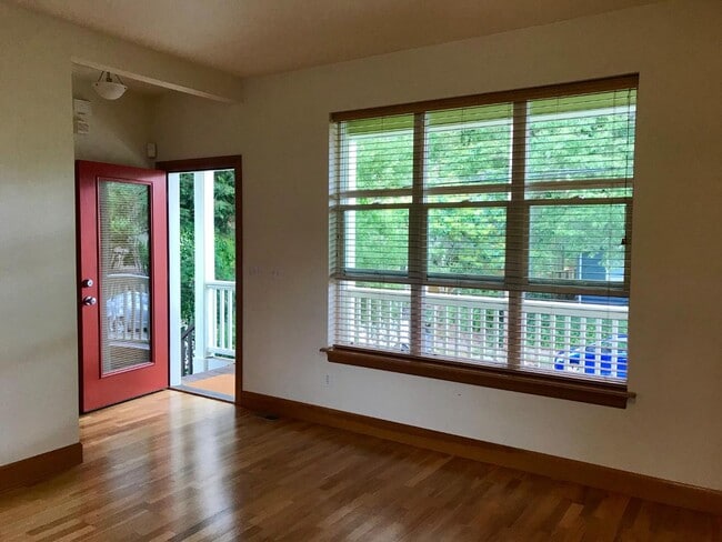 3911 NE 9th Ave in Portland, OR - Building Photo - Building Photo