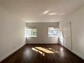 969 Bay Dr in Miami, FL - Building Photo - Building Photo