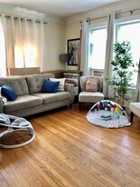 2357 N Kenneth Ave, Unit 21 in Chicago, IL - Building Photo