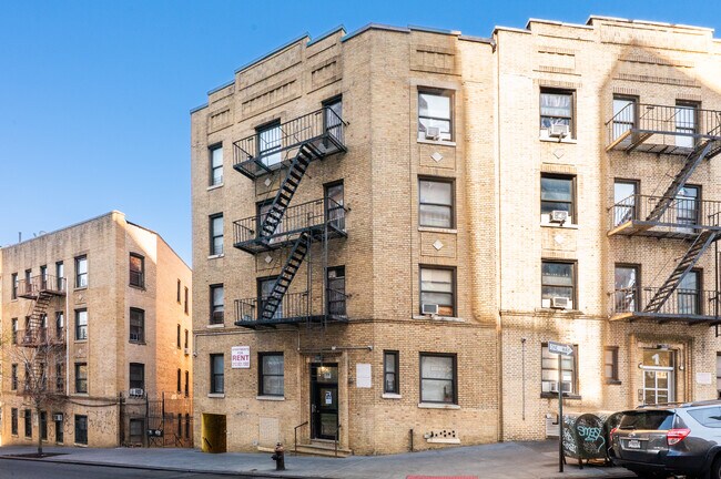 75 Fairview Avenue in New York, NY - Building Photo - Building Photo