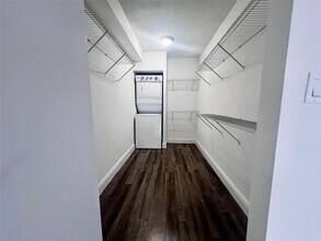 19455 NE 10th Ave, Unit 3-415 in North Miami Beach, FL - Building Photo - Building Photo