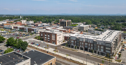 One North Center in Hickory, NC - Building Photo - Building Photo