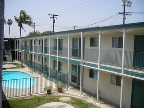 Faircrest Apartments in Norwalk, CA - Building Photo - Building Photo