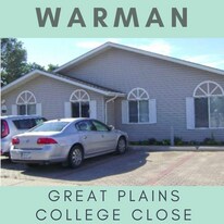 421 Peter St in Warman, SK - Building Photo