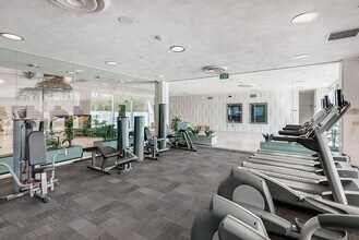 The Stuart at Sierra Madre Villa in Pasadena, CA - Foto de edificio - Building Photo