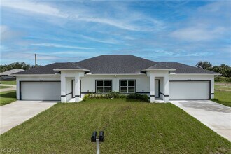 700 Broadway Ave in Lehigh Acres, FL - Building Photo - Building Photo