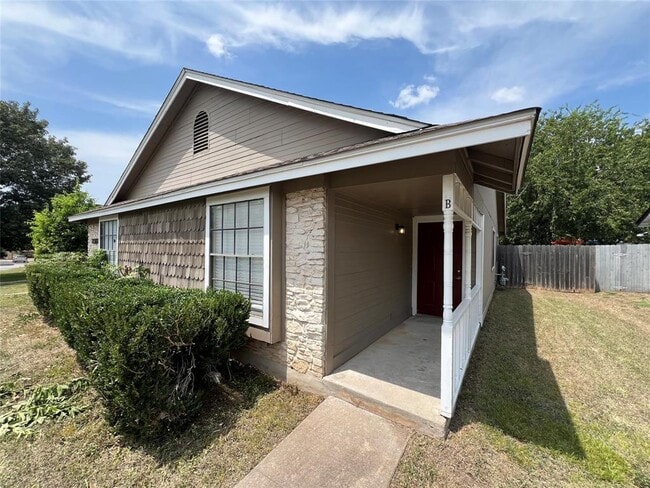 12302 Alderbrook Dr in Austin, TX - Building Photo - Building Photo