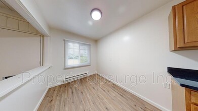 1167 Orange Ave in Redding, CA - Foto de edificio - Building Photo