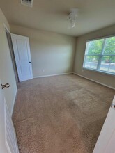 213 Camellia Dr in Hutto, TX - Building Photo - Building Photo