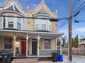 268 Delaware St in Harrisburg, PA - Building Photo