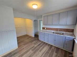 693 Lasalle Ave in Buffalo, NY - Building Photo - Building Photo