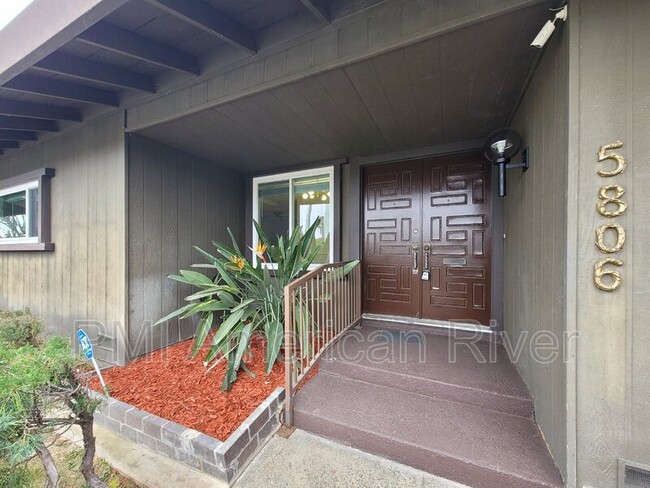 5806 Ambler St in Sacramento, CA - Building Photo - Building Photo