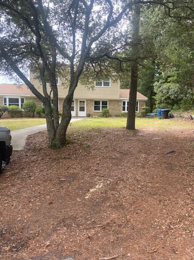220 80th St in Virginia Beach, VA - Building Photo - Building Photo