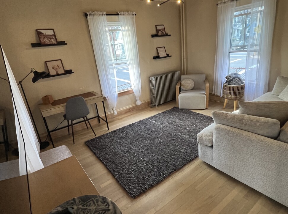 65 Moulton St in Lynn, MA - Building Photo
