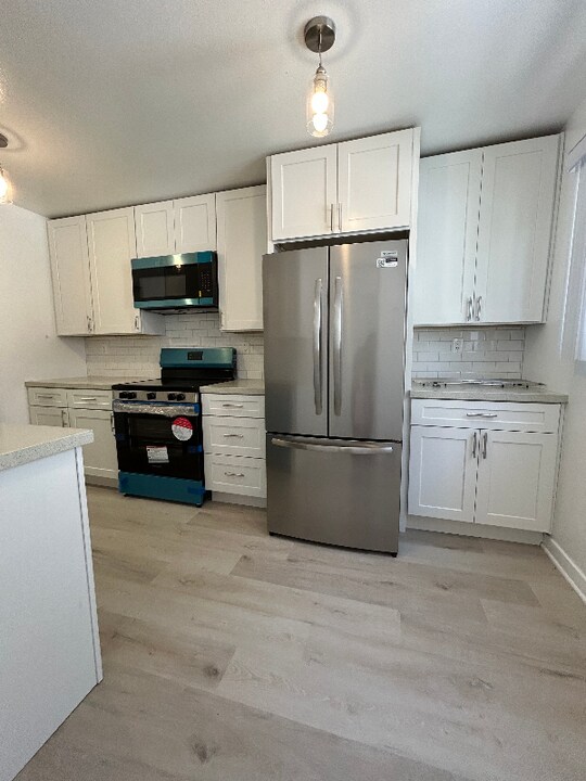 5335 Yarmouth Ave in Los Angeles, CA - Building Photo