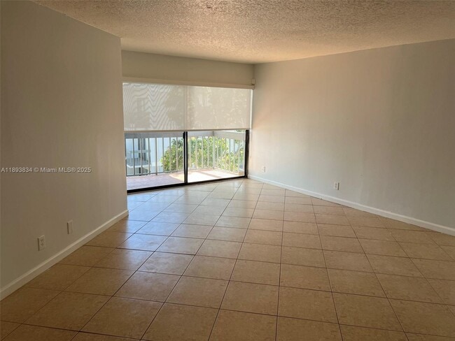 1900 N Congress Ave in West Palm Beach, FL - Building Photo - Building Photo