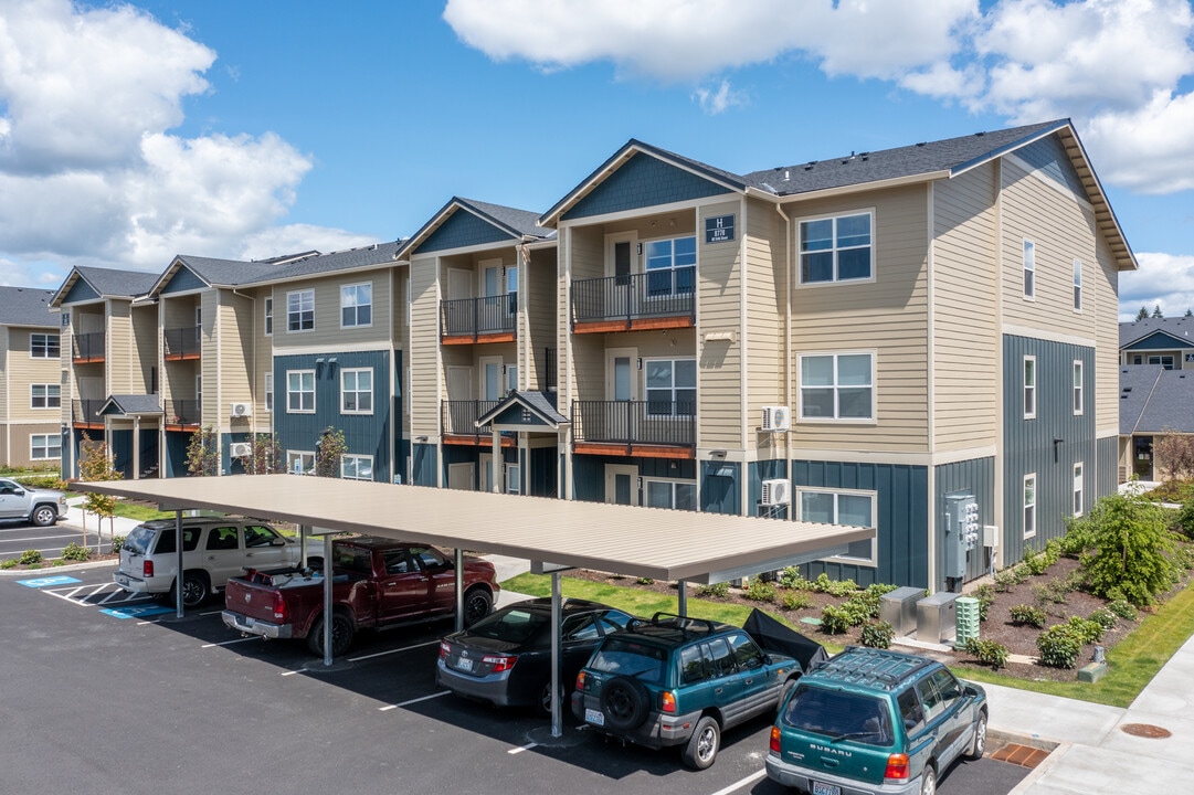Autumn Grove in Vancouver, WA - Building Photo