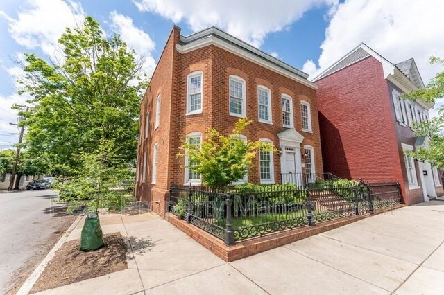 6 S Harvie St in Richmond, VA - Building Photo