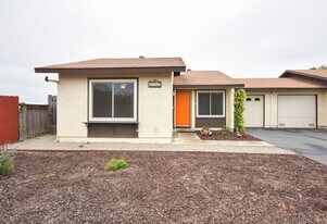 4757 Mystik Rd in Oceanside, CA - Building Photo