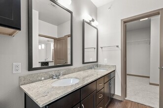 The Southwestern in Dallas, TX - Foto de edificio - Interior Photo