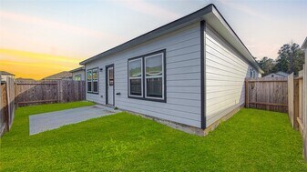 16907 Pandora Wy in Porter, TX - Building Photo