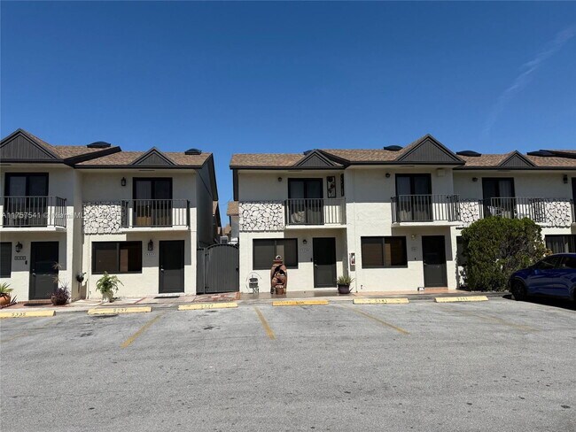 property at 5301 W 22nd Ct