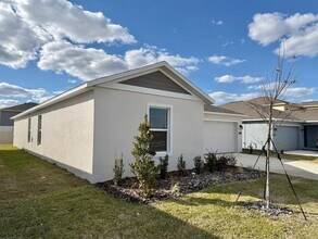 2122 Chris Dr in Winter Haven, FL - Building Photo - Building Photo