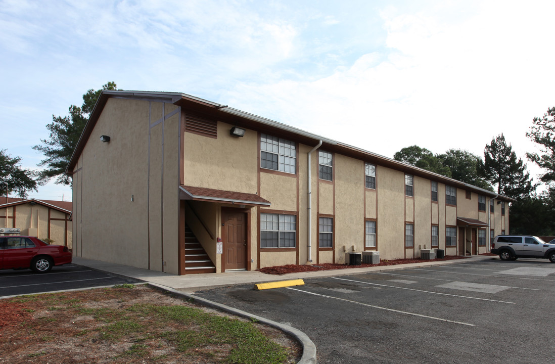 Colonial Village Apartments in Jacksonville, FL - Building Photo