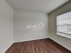 4134 Vance Rd N in Huntersville, NC - Foto de edificio - Building Photo