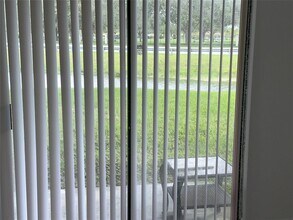 6061 Shaker Wood Cir in Tamarac, FL - Building Photo - Building Photo