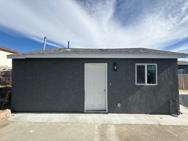 property at 220 E 21st St