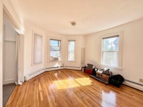 45 Riverdale St, Unit 2 in Boston, MA - Building Photo - Building Photo