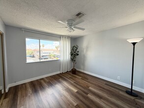 1729 Jupiter Ct in Las Vegas, NV - Building Photo - Building Photo