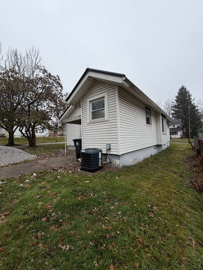 847 Baird St in Akron, OH - Building Photo - Building Photo