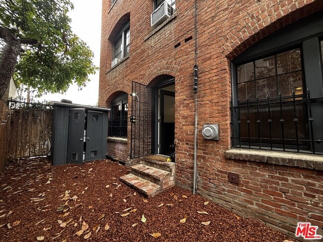 361 S Detroit St in Los Angeles, CA - Building Photo - Building Photo