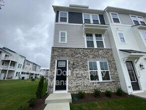 4815 Jackson Vlg Pkwy in Fredericksburg, VA - Building Photo - Building Photo
