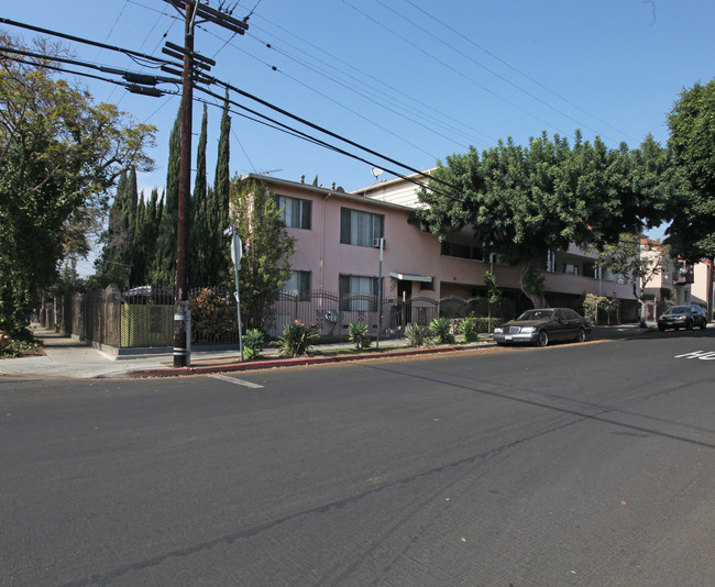 1157-1161 N Hobart Blvd in Los Angeles, CA - Building Photo - Building Photo