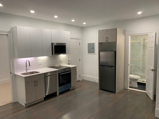 200 Newbury St, Unit newbury st boston in Boston, MA - Building Photo - Building Photo