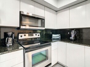 7200 Westpointe Blvd in Orlando, FL - Building Photo - Building Photo