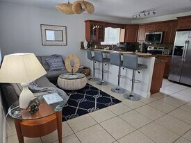 7702 NE 3rd Ct in Miami, FL - Building Photo