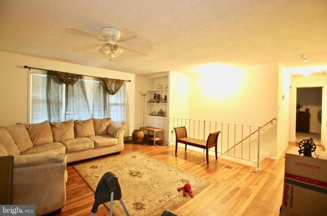 13430 Kingsman Rd, Unit Rent room size of an apartment in Woodbridge, VA - Building Photo - Building Photo