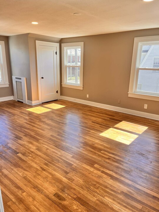 1921 Maple Ave in Zanesville, OH - Building Photo