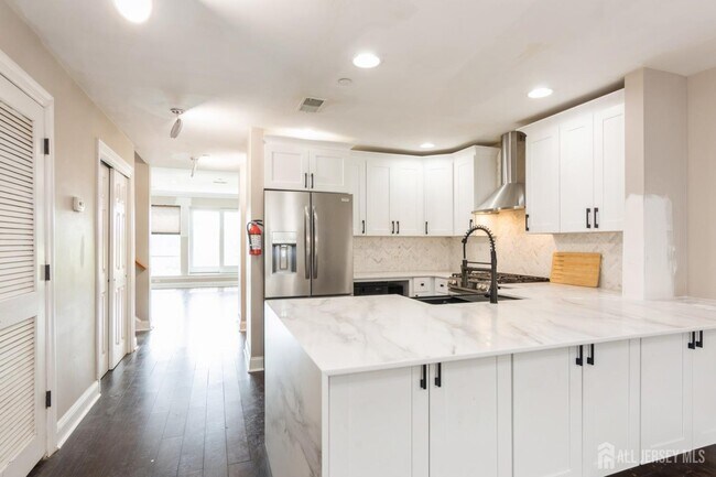 368 Rector St in Perth Amboy, NJ - Building Photo - Building Photo