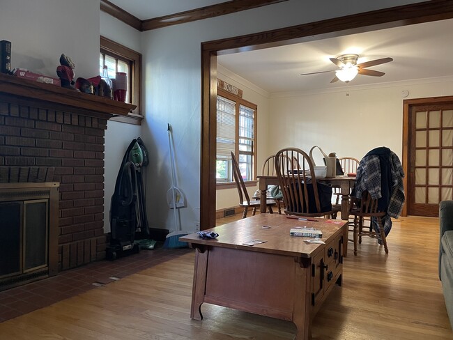 107 Lathrop St in Madison, WI - Building Photo - Building Photo