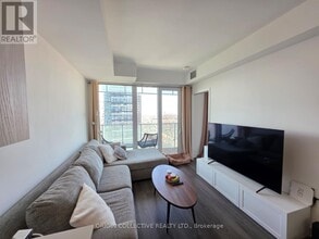 3900 Confederation Pkwy in Mississauga, ON - Building Photo - Building Photo