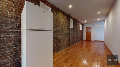 772 9th Ave in New York, NY - Building Photo - Building Photo