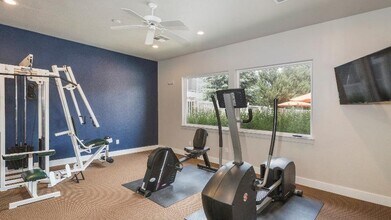 Fountain Springs Apartments in Colorado Springs, CO - Foto de edificio - Building Photo