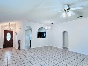 11183 Mikris Dr N in Jacksonville, FL - Foto de edificio - Building Photo