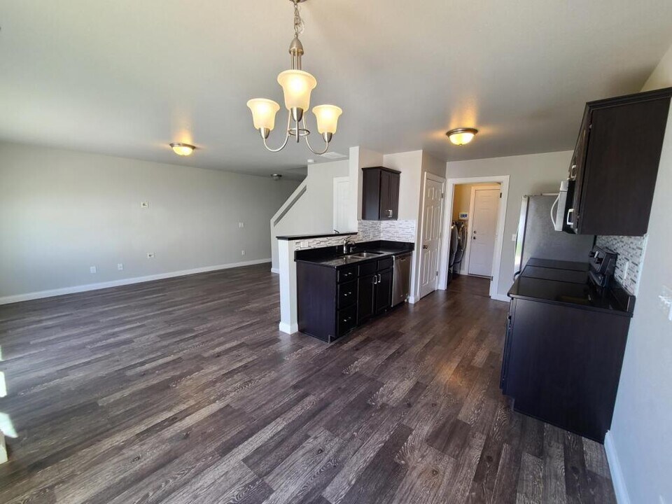 3209 Dortmund Dr in Bismarck, ND - Building Photo