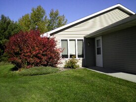 840 Highview Dr in New Richmond, WI - Building Photo